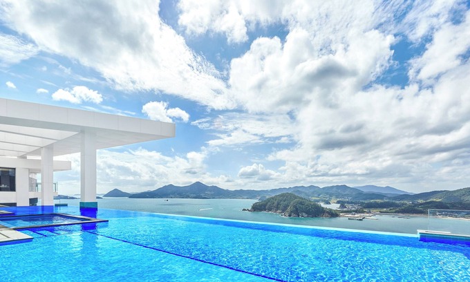 Jangmok-myeon Resort | Hanwha Resort Geoje Belvedere