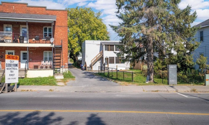 Cornwall Apartment | Happy Haven: 5mins to St. Lawrence College