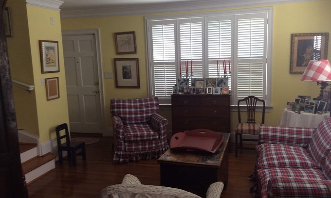 Garden Hills House | Happy Home in Buckhead