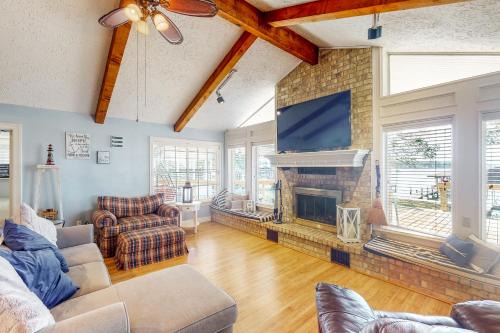 West Livingston House | Harbor Haven