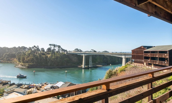 Fort Bragg Hotel | Harbor Lite Lodge