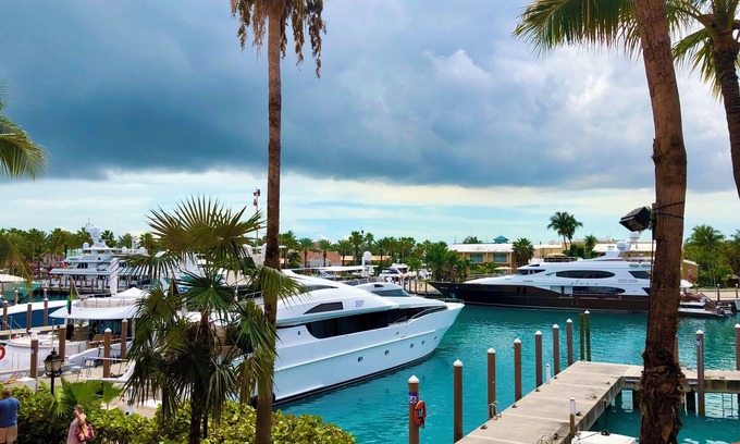 Paradise Island Villa | Harborside Resort, Atlantis, 2 bdrm lockoff Villa, sleeps 8, wrsitbands included