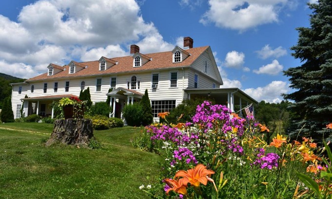 Cheshire Bed & Breakfast | Harbour House Inn B&B