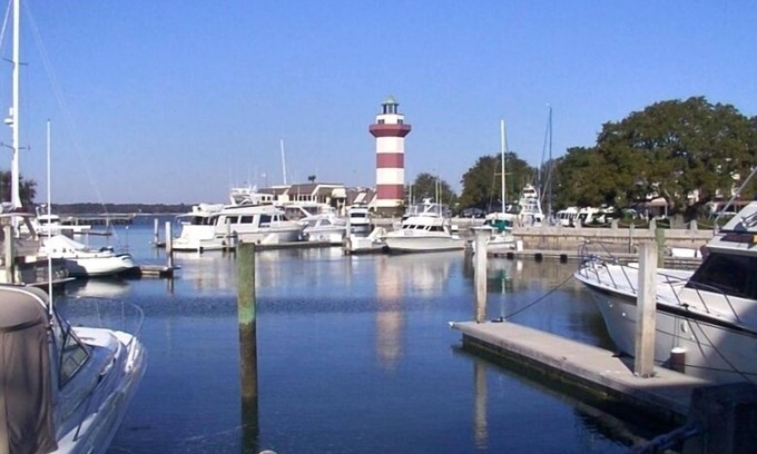Harbour Town Condo | Harbour Town! This is a great location for your HHI stay!