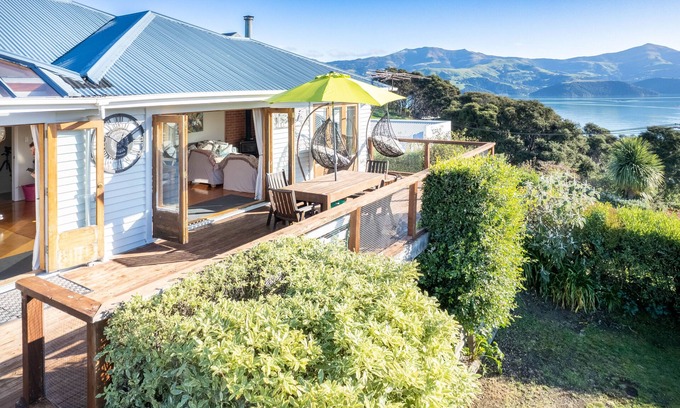 Akaroa House | Harbour Views - Akaroa Holiday Home