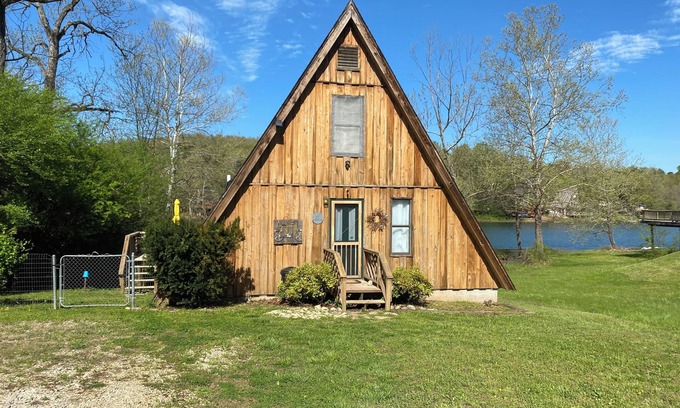 Hardy Cabin | Hardy Lakefront Aframe Cabin + Kayaks