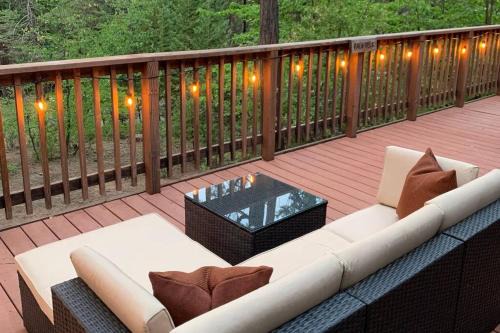 Twain Harte House | Harte's Desire Cabin - Lake, A/C, Arcade +
