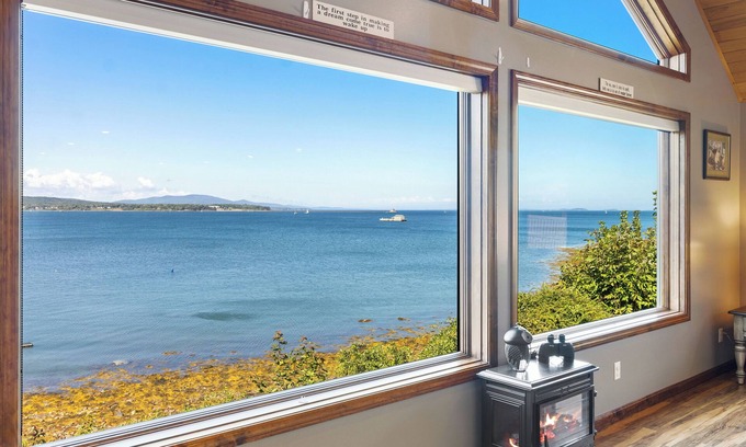 Owls Head House | Hatetoquitit, oceanfront home in Owls Head