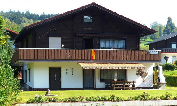 Arrach Apartment | Haus 89 Fewo EG - Apartment with terrace, dog allowed and parking lot