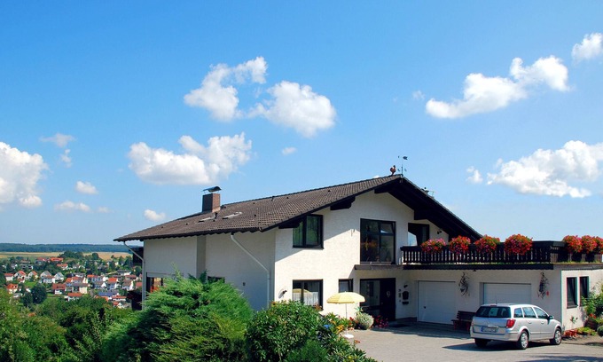 Bad Konig Apartment | Haus Fernblick * Bad König, quiet location, thermal bath, cure, Wi-Fi, LCD TV