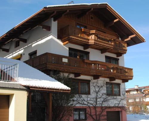 Zillertal Apartment | Haus Holaus Helga