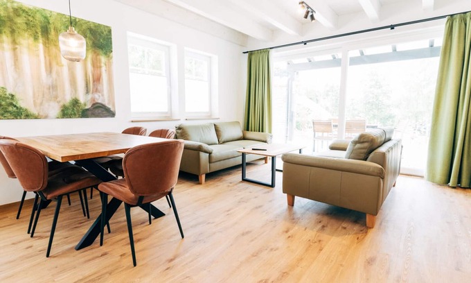 Niederberndorf House | Haus im Glück - Links