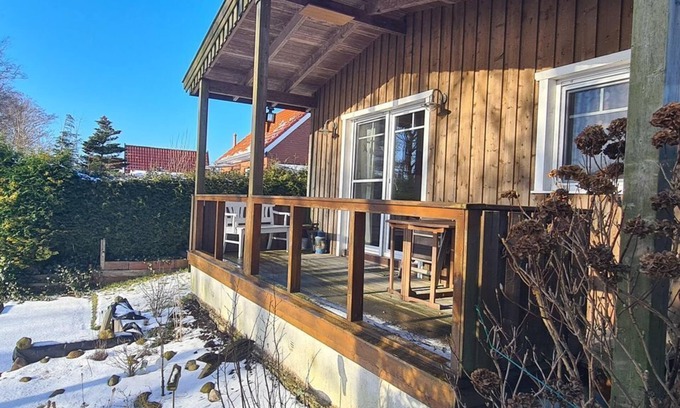 Sudbrookmerland House | Haus Nordwind - Ferienhaus, Dusche, WC, 2 Schlafräume