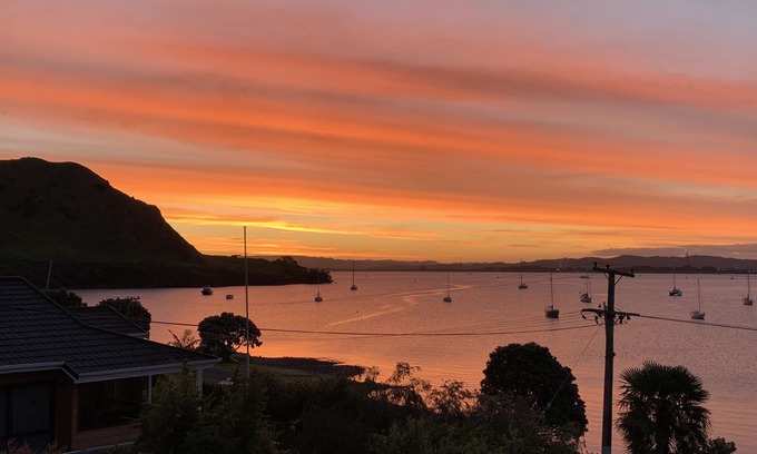 Whangarei Heads House | Haven in the Bay: self-contained 3 bedroom waterfront beach house