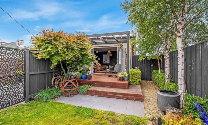 Glenorchy House | Haven on Timsbury | Urban Escape near Mona