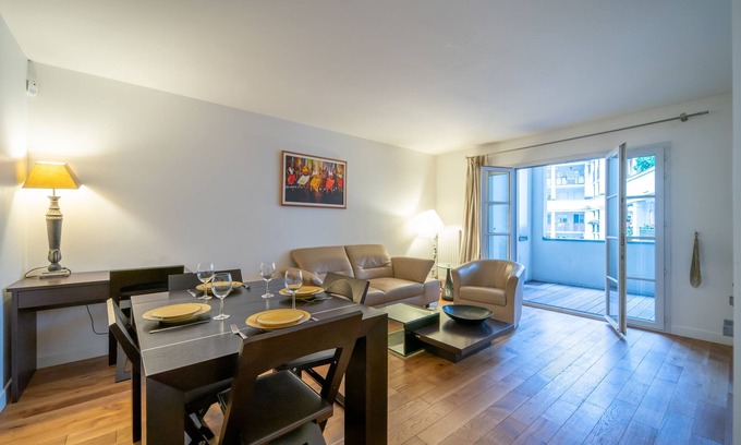 Faubourg de l'Arche Apartment | Havre de paix - Appt avec terrasse