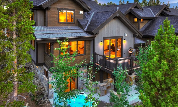 The Highlands House | Hawk Ridge in the Highlands of Breck - Golf Course and Nordic Trails!