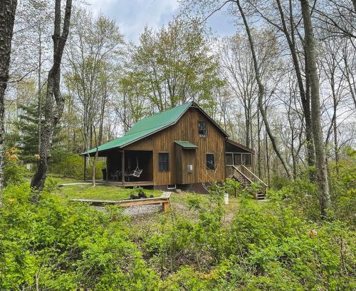 Logan House | Hawks Peak - by The Chalets