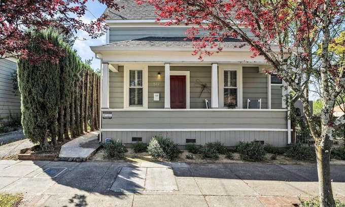 Healdsburg House | Healdsburg Plaza Gem A Wine Country Escape