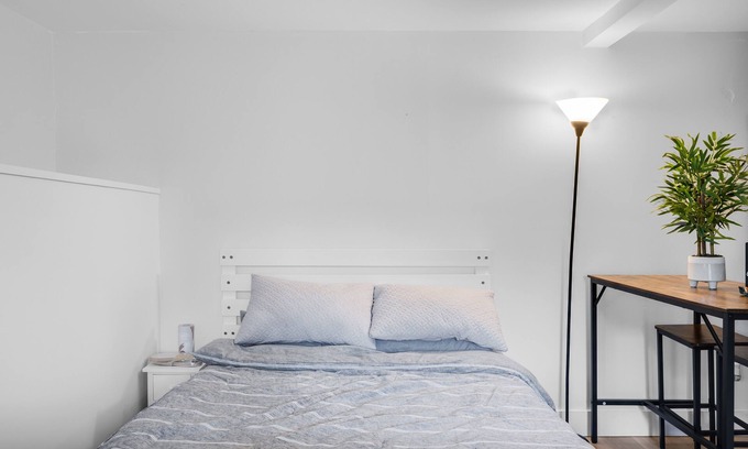 Geyserville House | Healdsburg Studio - Vineyard Views!
