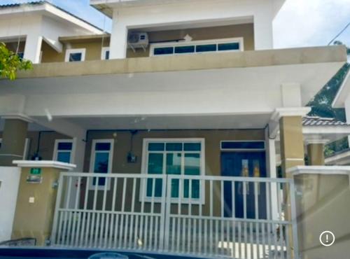 Perak Tengah District House | Healing Homestay