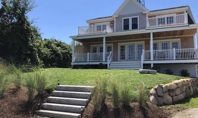 Block Island House | Heart of Downtown-New Construction-Walk to the Beach-Central Air-Ocean Views
