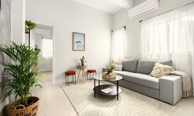 Florentin Apartment | Heart of Florentin Stylish Stay