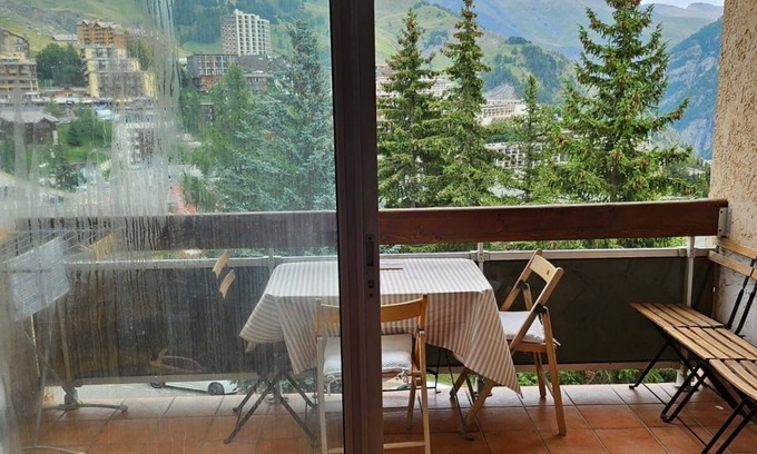 Orcieres-Merlette Apartment | Heart of resort, large 5-person studio at foot of slopes with panoramic view,
