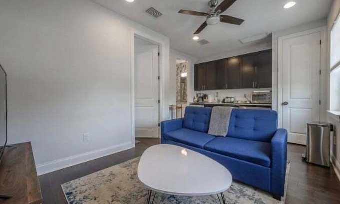 North Hyde Park Apartment | Heart of SOHO. Minutes to Downtown/Stadium