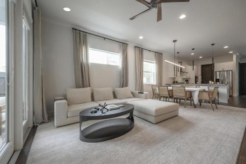 Courier City - Oscawana House | Heart of SOHO near Stadium and Downtown