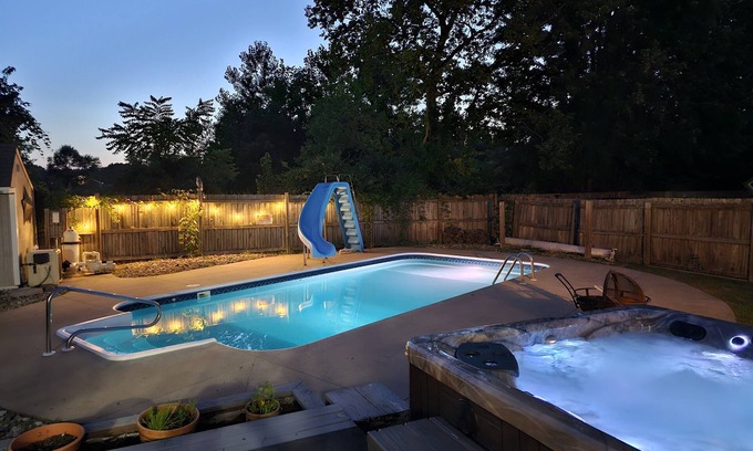 Mishawaka House | Heart of South Bend-Heated Pool-Game Room -2500ft²