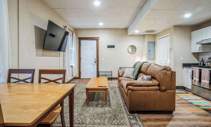 Nederland Apartment | Heart of Town | 10 Min to Skiing | Locals Favorite