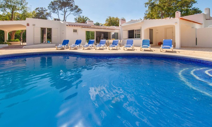 Branqueira Villa | Heatable Pool, BBQ & Garden – Albufeira