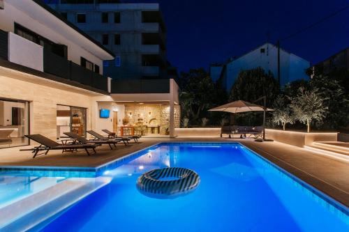 Mejasi Apartment | Heated pool apartment KaLeGa