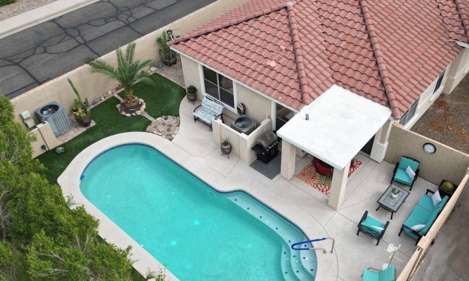 Surprise Farms House | Heated pool at NO extra charge! Plan a trip to the beautiful desert! 🌵BOOK NOW!