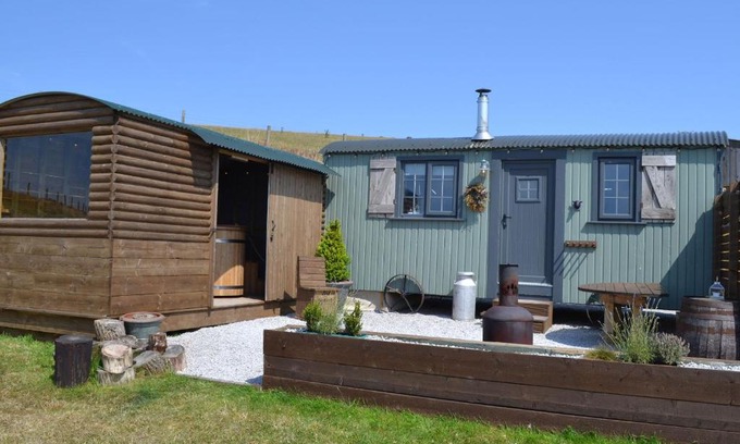 Barnoldswick House | Heather Hut at Copy House Hideaway