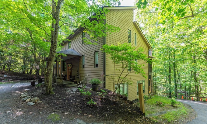 Montreat House | Heavenfell | Spacious Montreat Home | 1 Mile from Lake Susan & Conference Center!
