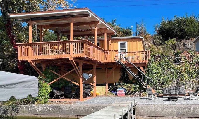 Town of Ledyard Apartment | Heck-Of-A-Deck Lakehouse with Sunsets, and Kayaks, too!