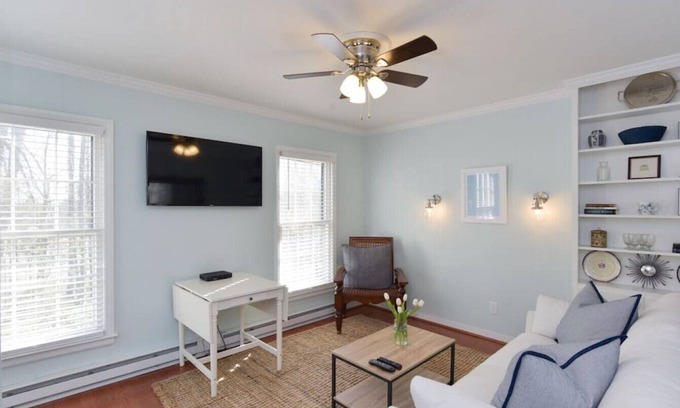 Chapel Hill Apartment | Heel House Apartment-Walk to UNC stadiums!