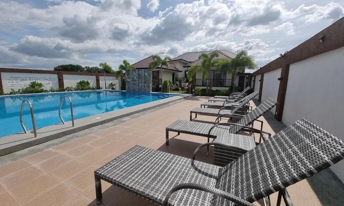 Angeles City Resort | Heidi Sanctuary Resort by Cocotel