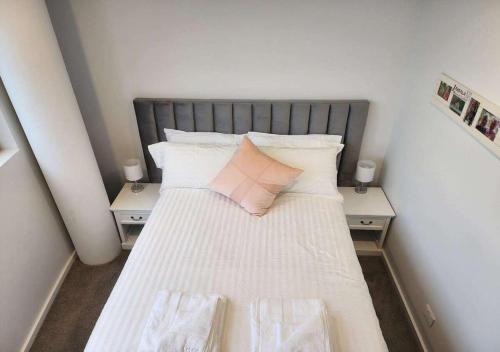 Gladstone Park Apartment | Helen's Private Hotel