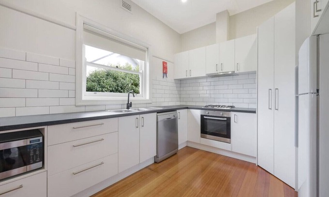 Warrnambool House | Hello Henna. A home with a large secure yard.