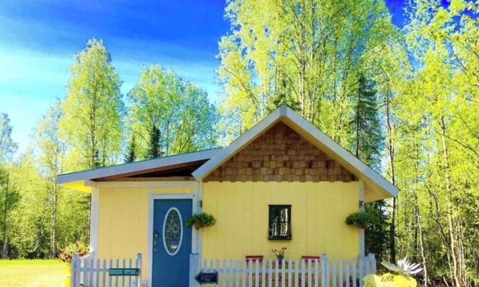 Susitna North Cabin | Hello Sunshine! Cottage