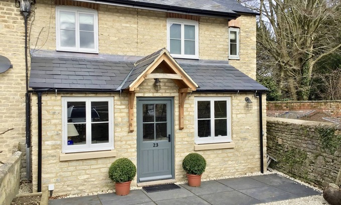 Cirencester House | Hello ! Welcome to 23 The Waterloo, our Cotswold stone cottage holiday home