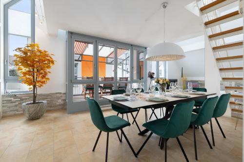 Erding Apartment | HELLOFLATS - Luxus-Penthouse - Balkon - Parking - Zentrum - Therme - Nähe Flughafen MUC