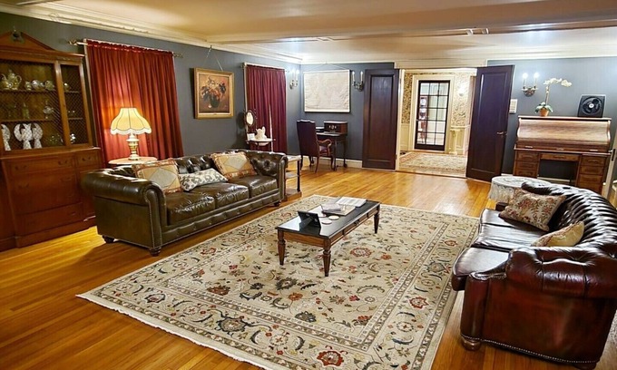 Springfield House | Hendee Mansion 5BR Historic Home