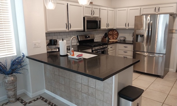 Gibson Springs House | HENDERSONS COMFORT HOME with Pool and Heated Jacuzzi in Henderson NV.