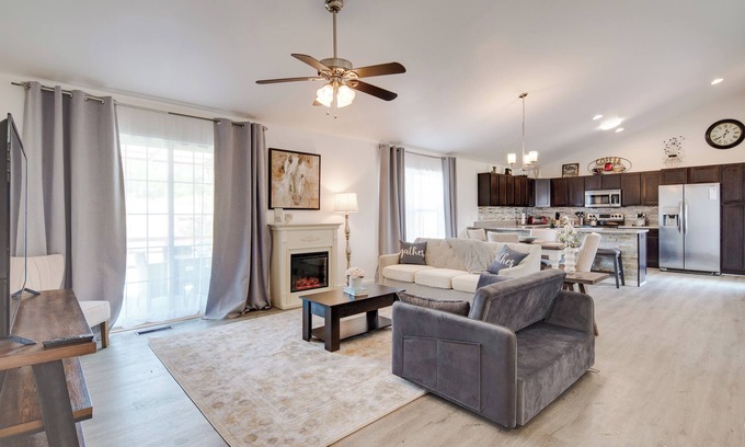 Hendersonville House | Hendersonville Home w/Grill: 1 Mi to Main St!