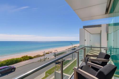 Henley Beach South House | Henley Beachfront Luxury Home With Private Pool, Spa And Sauna!