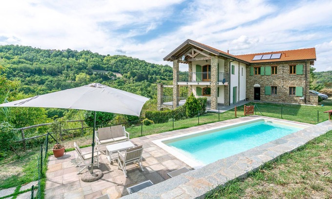 Castelletto d'Erro House | Here we are talking about a huge estate with private pool and magnificent views of the hilly landsca